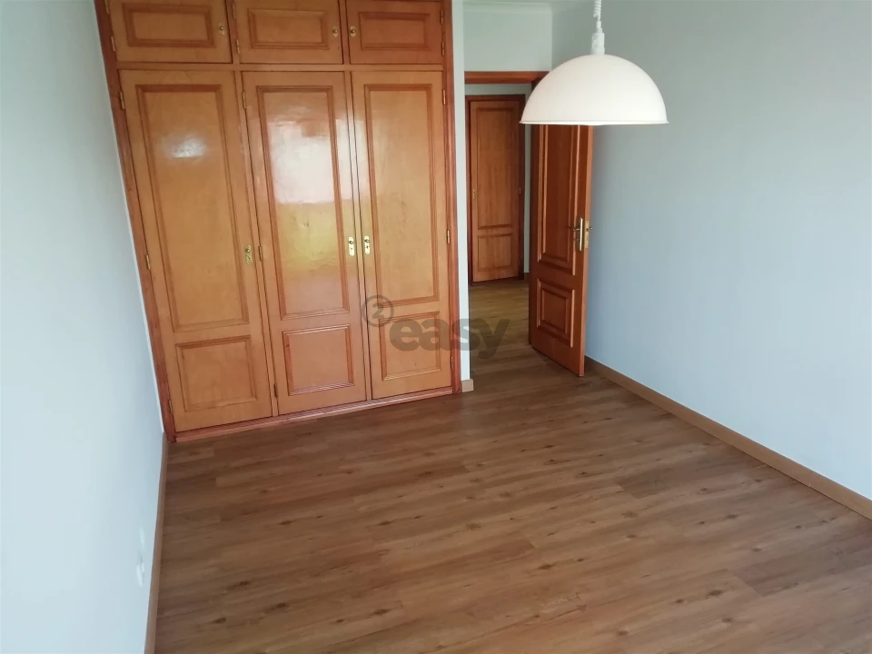 Apartamento T3 para Venda em Massamá e Monte Abraão Foto 28