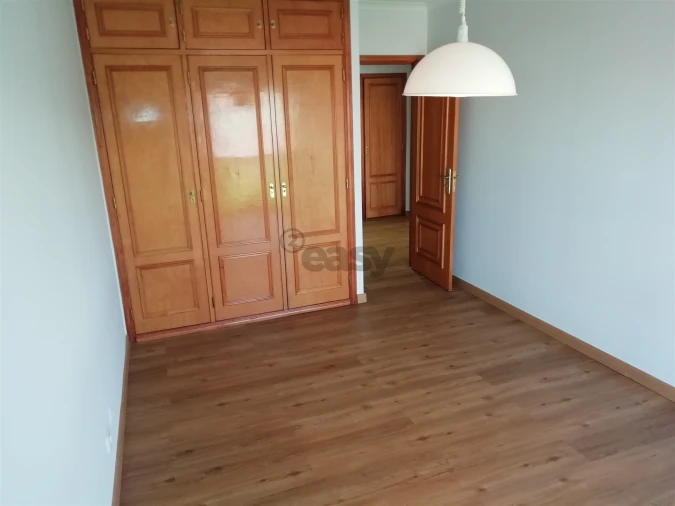 Apartamento T3 para Venda em Massamá e Monte Abraão Foto 28