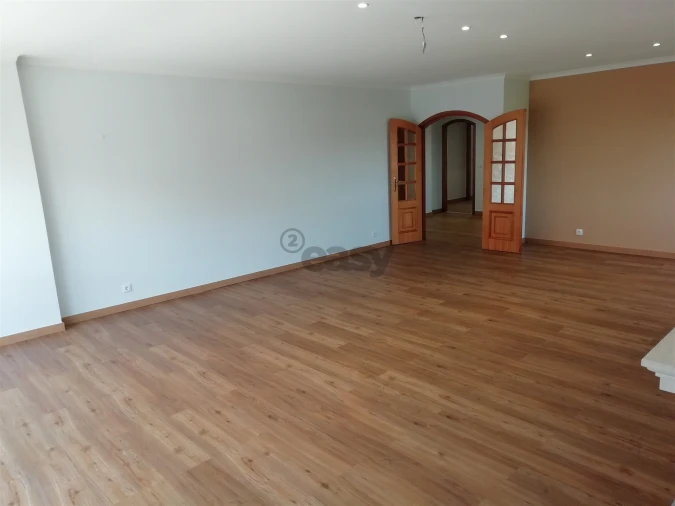 Apartamento T3 para Venda em Massamá e Monte Abraão Foto 4