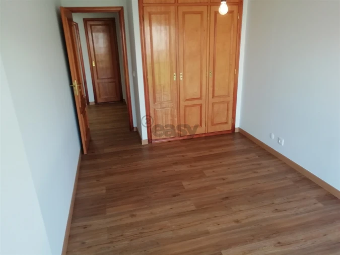 Apartamento T3 para Venda em Massamá e Monte Abraão Foto 31