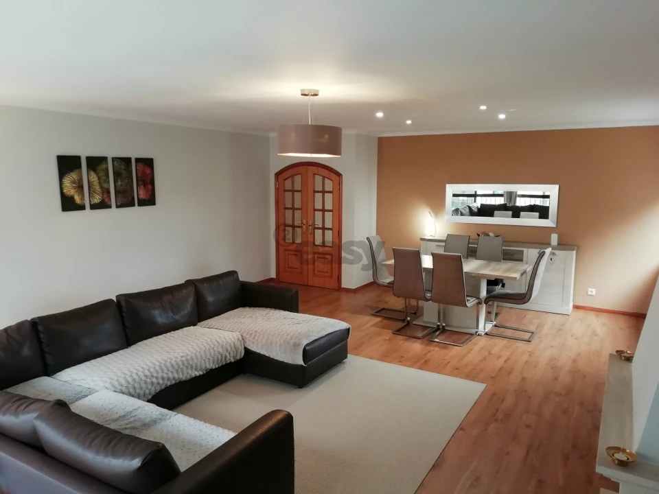 Apartamento T3 para Venda em Massamá e Monte Abraão Foto 35