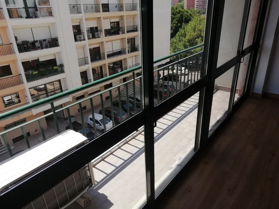 Apartamento T3 para Venda em Massamá e Monte Abraão Foto 7