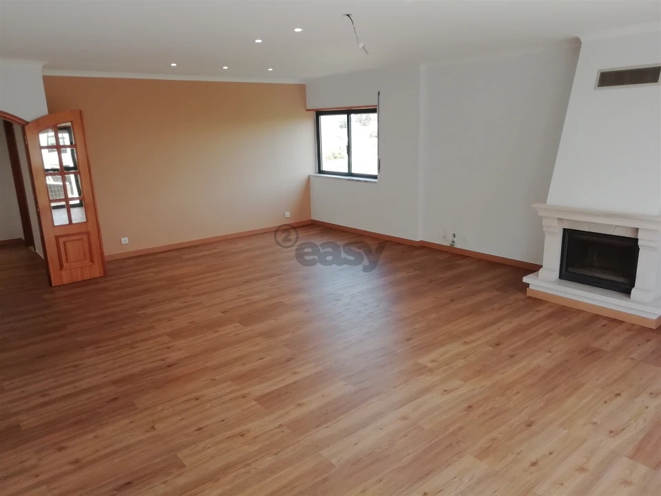 Apartamento T3 para Venda em Massamá e Monte Abraão Foto 5