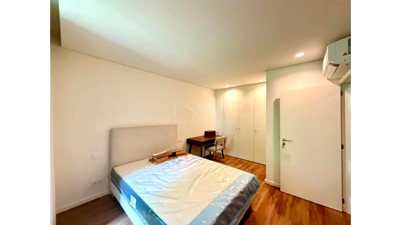 Apartamento T1 para Arrendamento em Lordelo do Ouro e Massarelos Foto 9