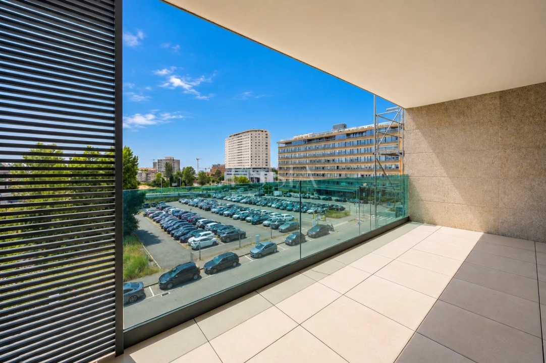 Apartamento T4 para Venda em Lordelo do Ouro e Massarelos Foto 12