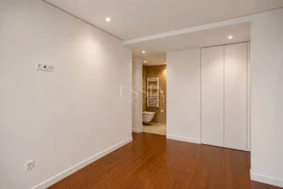 Apartamento T4 para Venda em Lordelo do Ouro e Massarelos