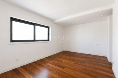 Apartamento T4 para Venda em Lordelo do Ouro e Massarelos