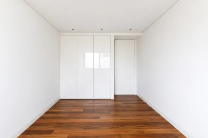 Apartamento T4 para Venda em Lordelo do Ouro e Massarelos