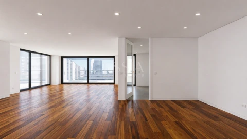 Apartamento T4 para Venda em Lordelo do Ouro e Massarelos