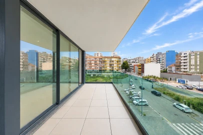 Apartamento T4 para Venda em Lordelo do Ouro e Massarelos