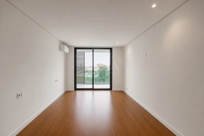 Apartamento T4 para Venda em Lordelo do Ouro e Massarelos