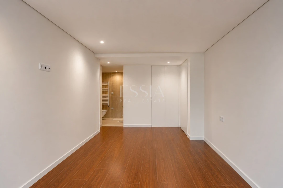 Apartamento T4 para Venda em Lordelo do Ouro e Massarelos Foto 26