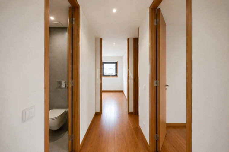 Apartamento T4 para Venda em Lordelo do Ouro e Massarelos Foto 16