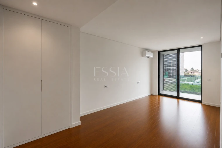 Apartamento T4 para Venda em Lordelo do Ouro e Massarelos Foto 28