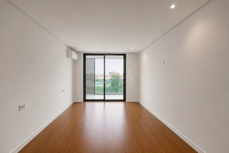 Apartamento T4 para Venda em Lordelo do Ouro e Massarelos Foto 23