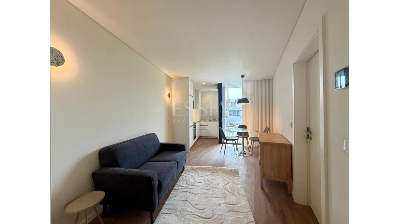 Apartamento T1 para Arrendamento em Lordelo do Ouro e Massarelos Foto 1