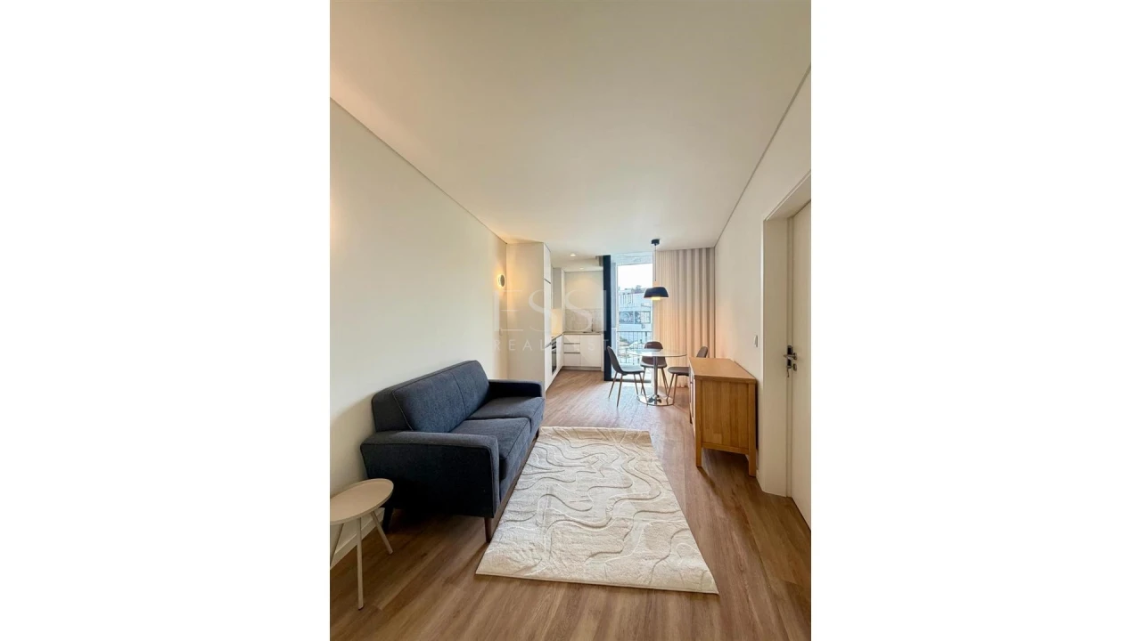 Apartamento T1 para Arrendamento em Lordelo do Ouro e Massarelos Foto 2