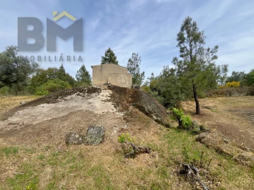 Quinta T0 para Venda em Freixial e Juncal do Campo
