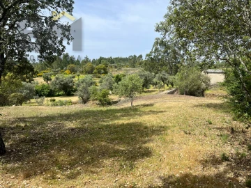 Quinta T0 para Venda em Freixial e Juncal do Campo