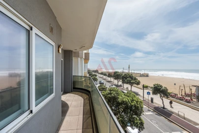 Apartamento T4 para Venda em Póvoa de Varzim, Beiriz e Argivai
