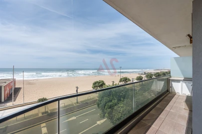 Apartamento T4 para Venda em Póvoa de Varzim, Beiriz e Argivai