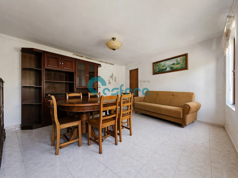 Moradia T3 para Venda em Oliveira do Douro Foto 4