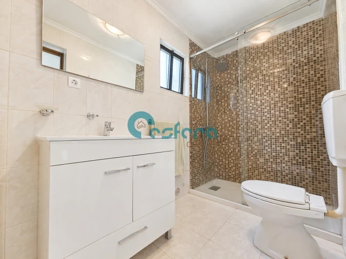 Moradia T3 para Venda em Oliveira do Douro Foto 8