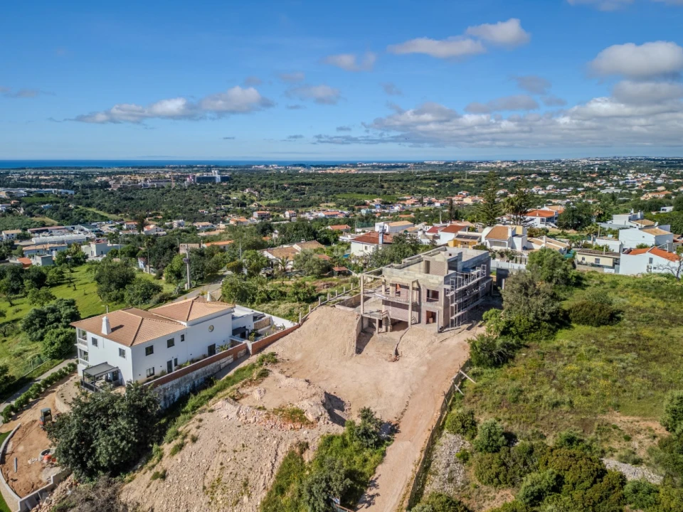 Moradia T6 para Venda em Quarteira Foto 12