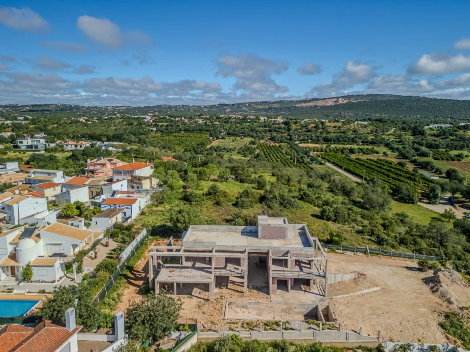 Moradia T6 para Venda em Quarteira Foto 14