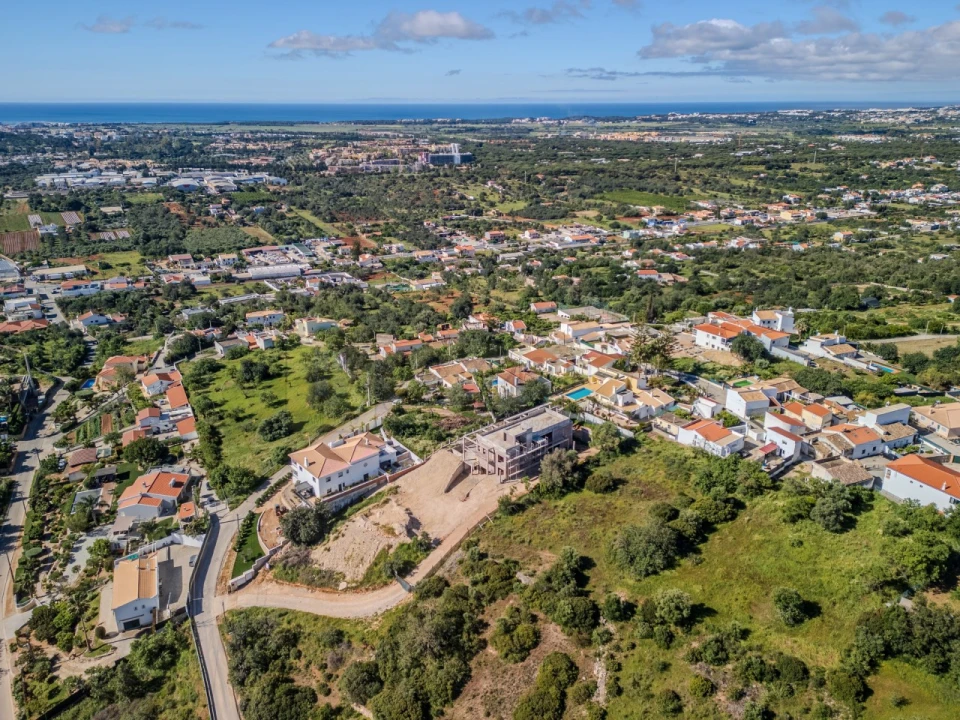 Moradia T6 para Venda em Quarteira Foto 15