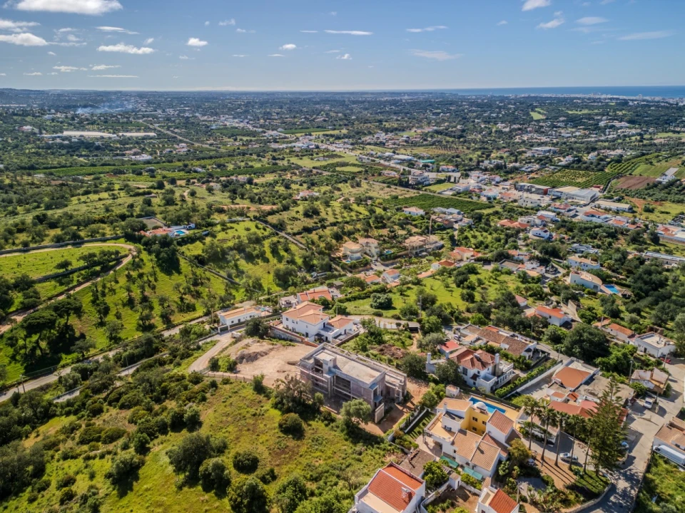 Moradia T6 para Venda em Quarteira Foto 16