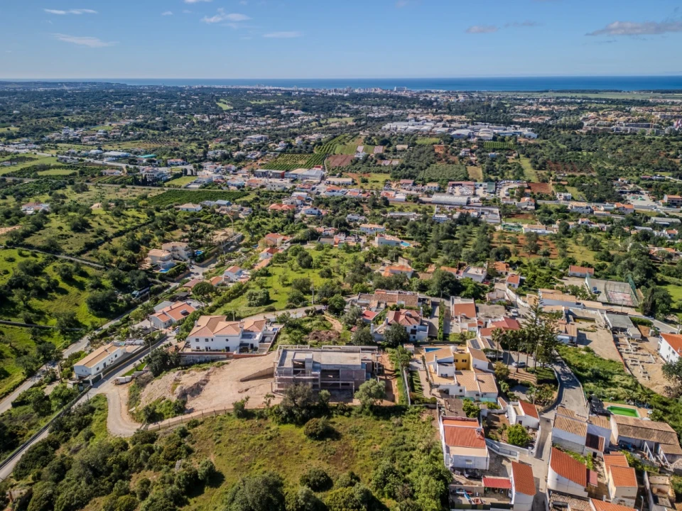 Moradia T6 para Venda em Quarteira Foto 17