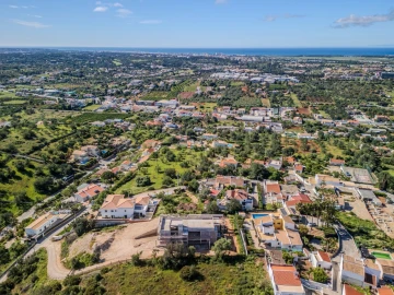 Moradia T6 para Venda em Quarteira