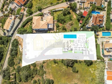 Moradia T6 para Venda em Quarteira