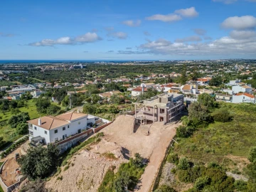 Moradia T6 para Venda em Quarteira