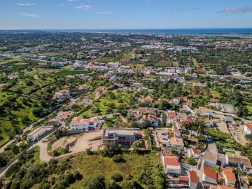 Moradia T6 para Venda em Quarteira