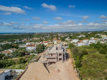 Moradia T6 para Venda em Quarteira