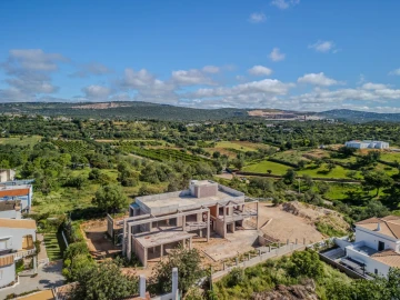 Moradia T6 para Venda em Quarteira