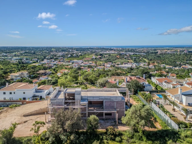 Moradia T6 para Venda em Quarteira Foto 10