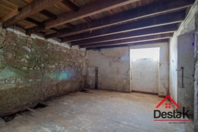 Moradia T2 para Venda em Arcozelo das Maias