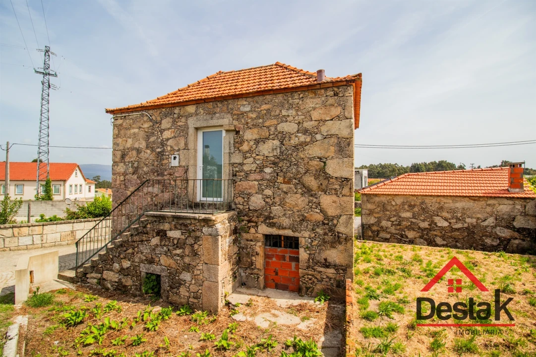 Moradia T2 para Venda em Arcozelo das Maias Foto 11