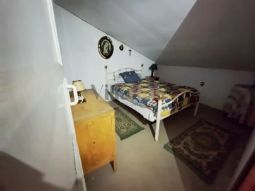 Moradia T4 para Venda em Igreja Nova do Sobral