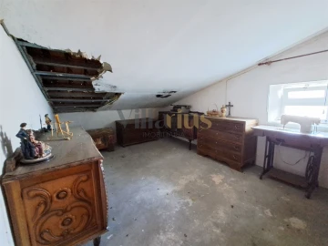 Moradia T4 para Venda em Igreja Nova do Sobral