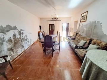 Moradia T4 para Venda em Igreja Nova do Sobral