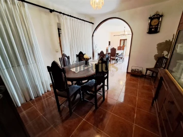 Moradia T4 para Venda em Igreja Nova do Sobral