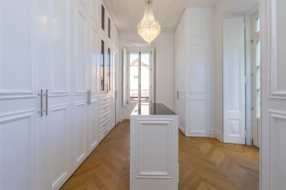 Moradia T5 para Arrendamento em Santa Maria e São Miguel, São Martinho, São Pedro Penaferrim