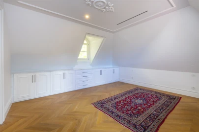 Moradia T5 para Arrendamento em Santa Maria e São Miguel, São Martinho, São Pedro Penaferrim