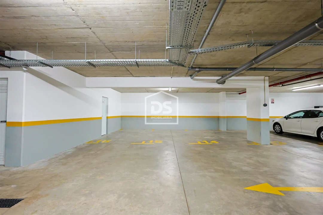 Apartamento T2 para Venda em Caniço Foto 37