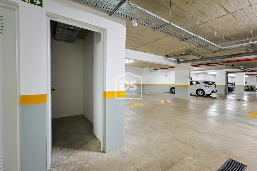 Apartamento T2 para Venda em Caniço Foto 40