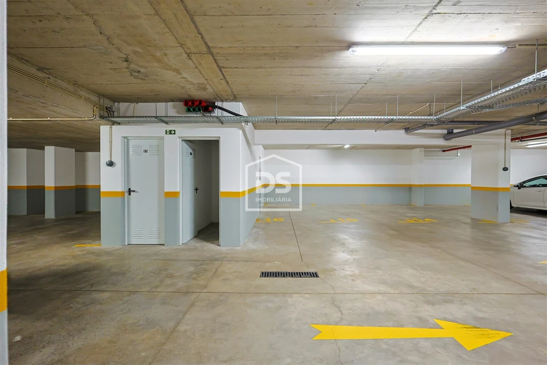 Apartamento T2 para Venda em Caniço Foto 38